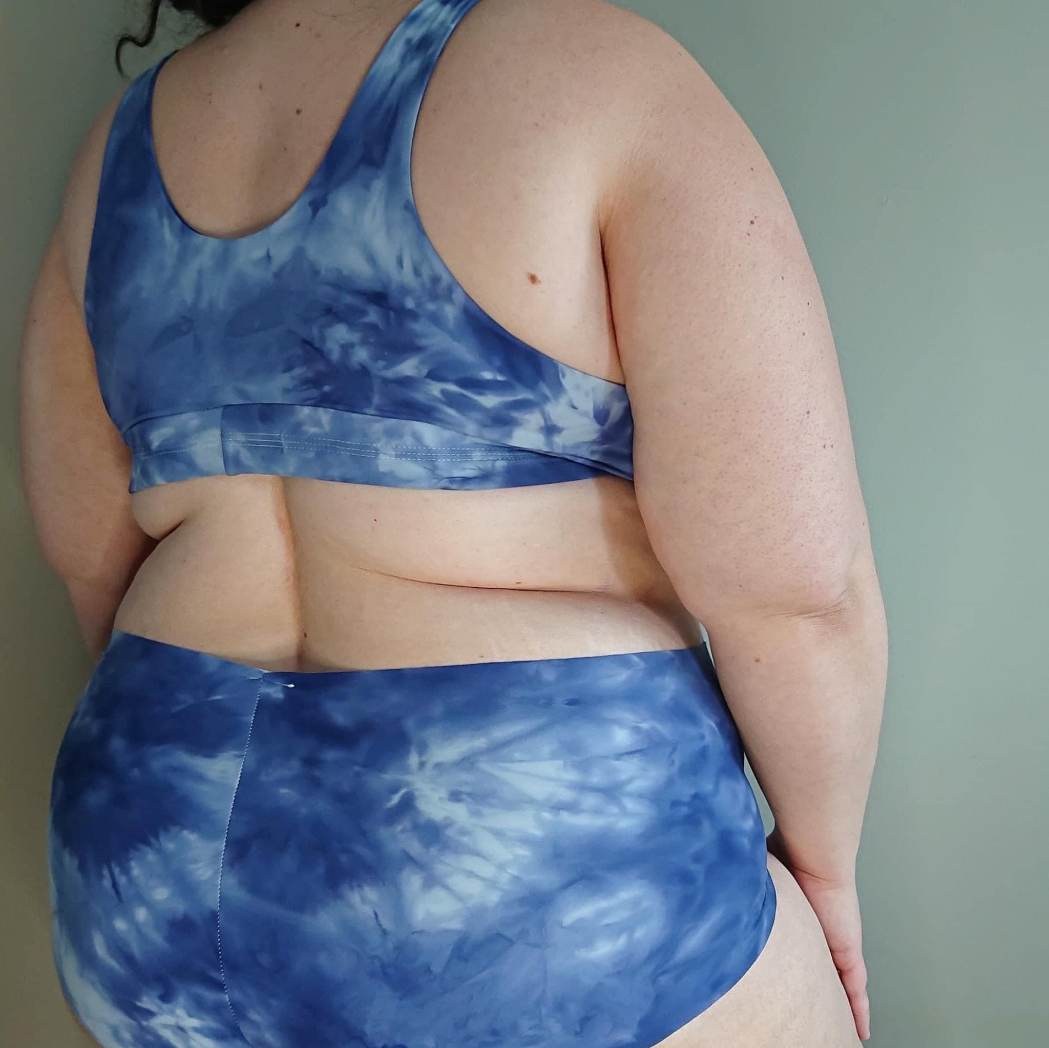 wide strap full bust plus sizing sports bra